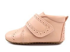 Pom Pom slippers rose with hole pattern